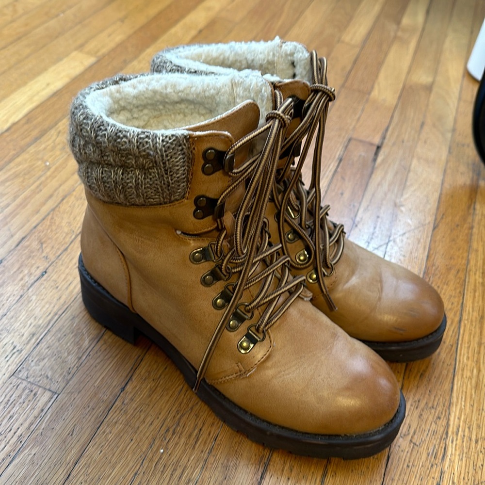 NWOT MIA lined Ankle Boots, Size 9